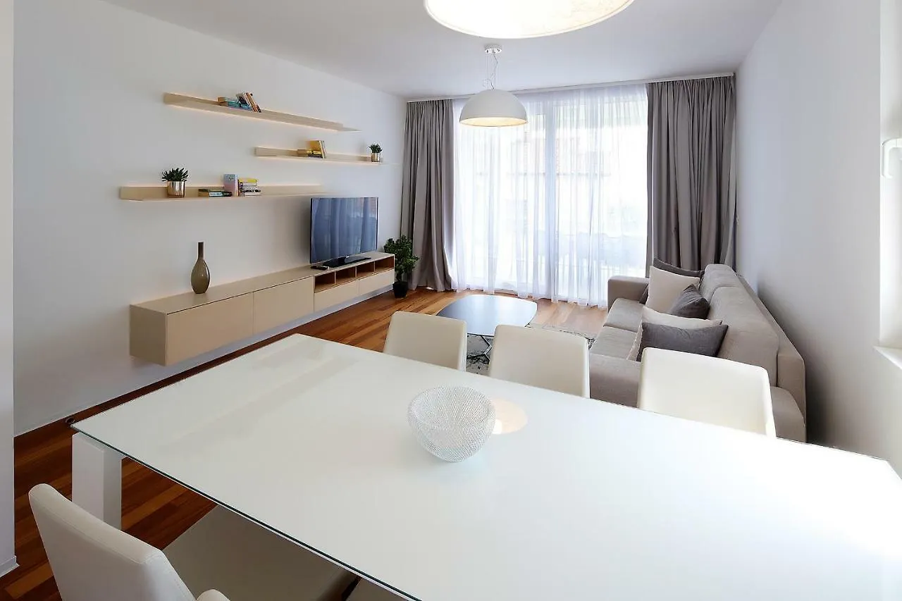 Apartments Elina Opric 0*,